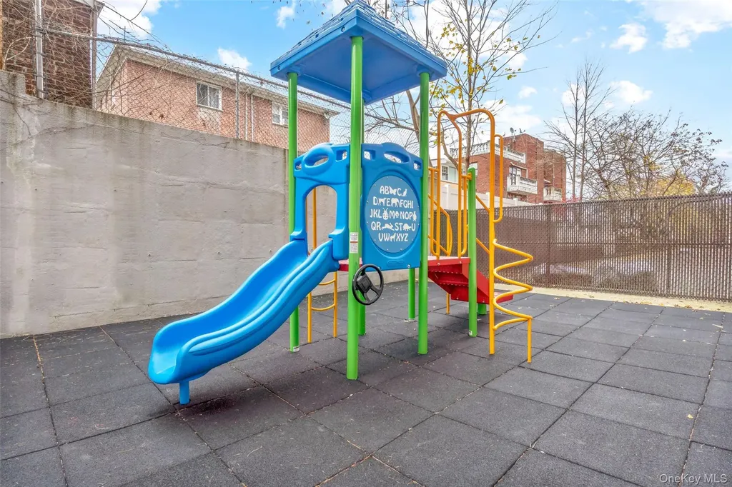 67-25 Clyde Street Forest Hills NY 11375