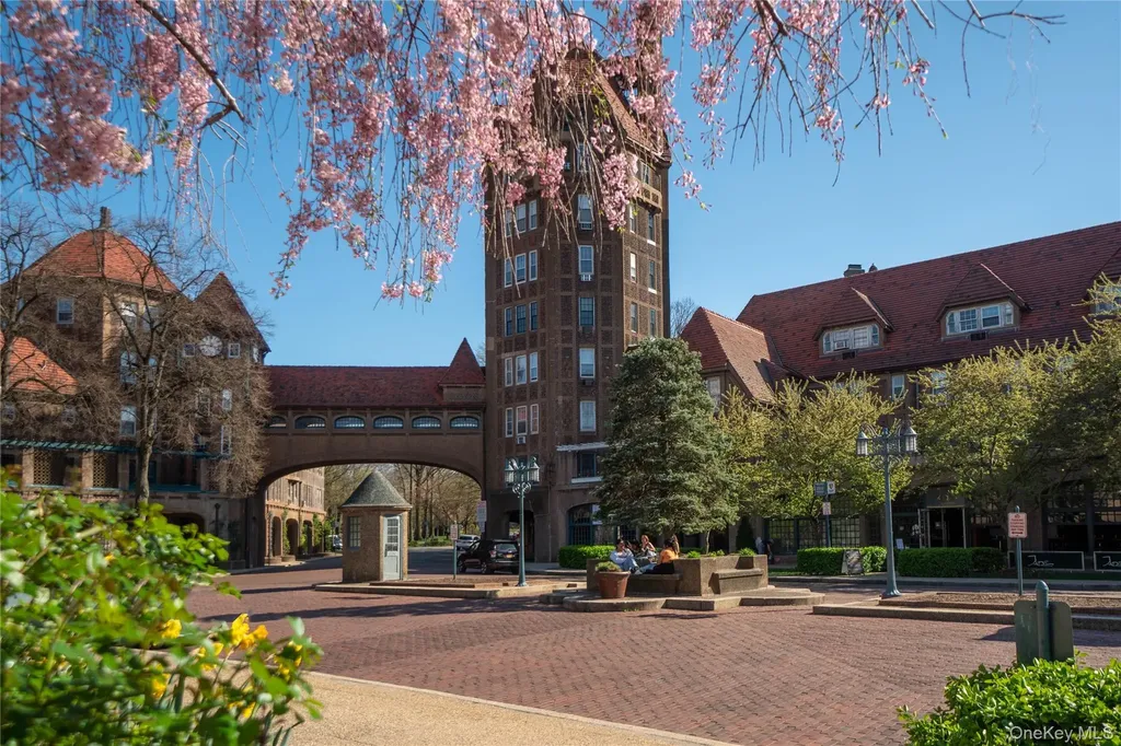 67-25 Clyde Street Forest Hills NY 11375