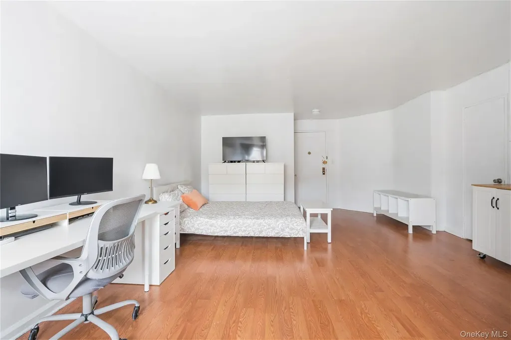 67-25 Clyde Street Forest Hills NY 11375