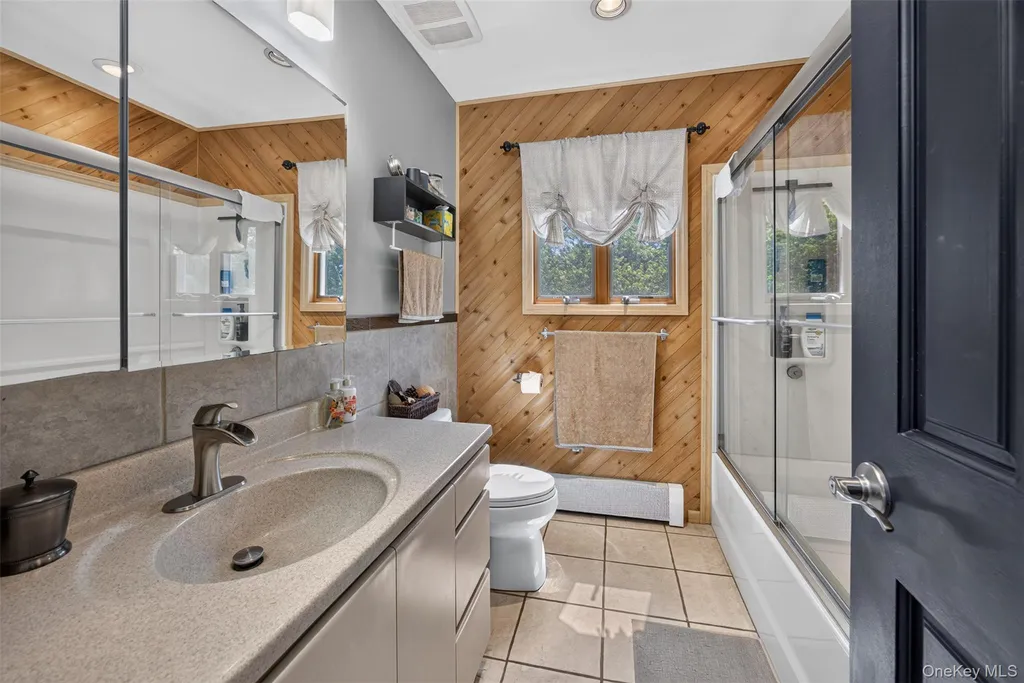 76 Surrey Road Chester NY 10918