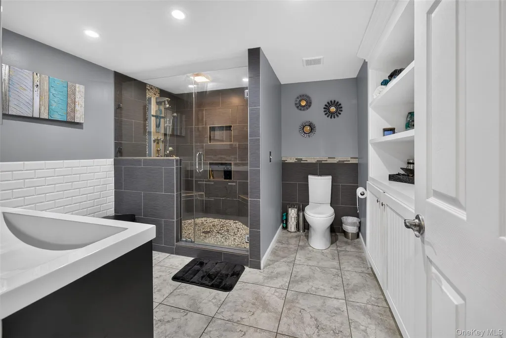 76 Surrey Road Chester NY 10918