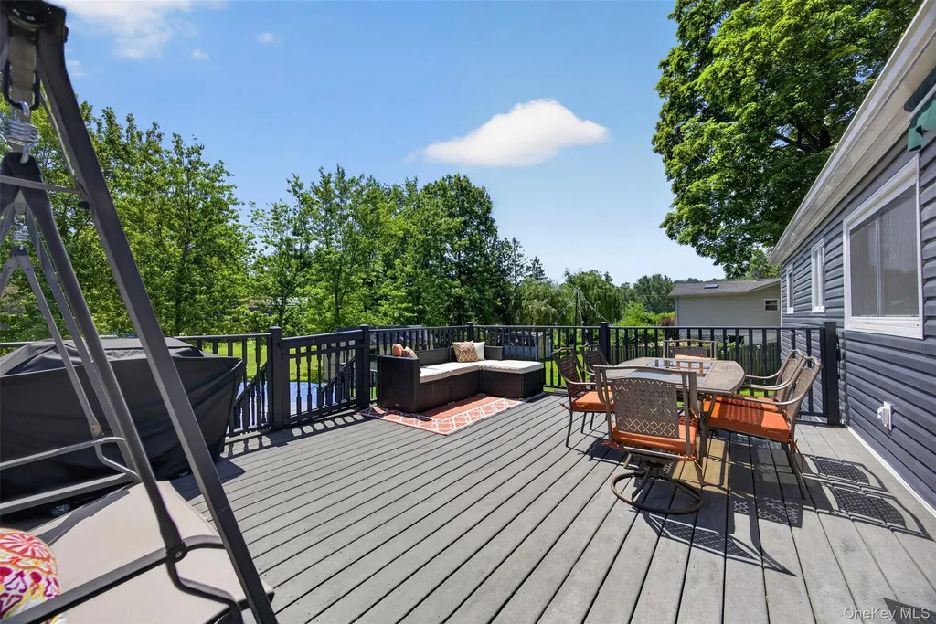 76 Surrey Road Chester NY 10918