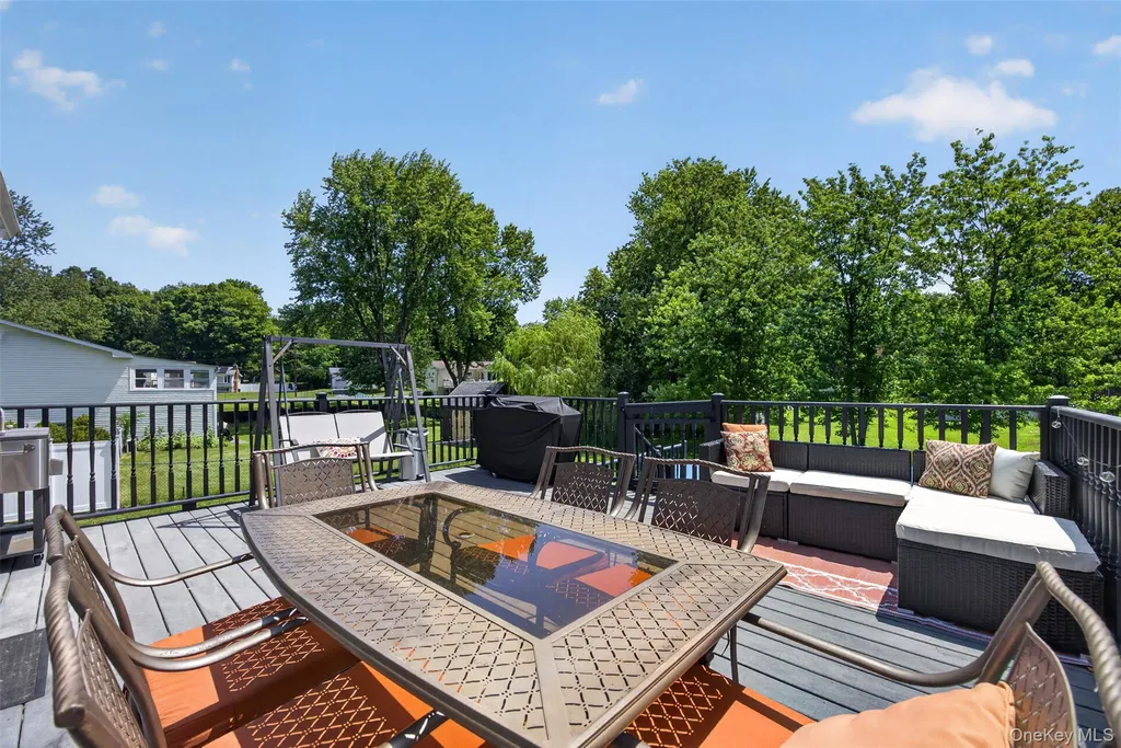 76 Surrey Road Chester NY 10918