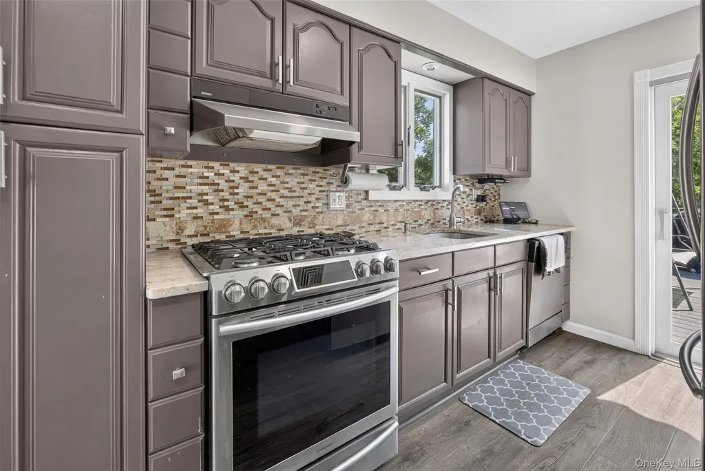 76 Surrey Road Chester NY 10918