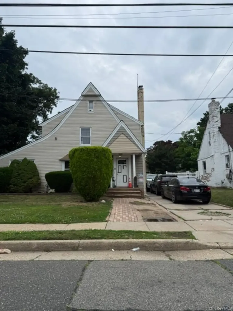 117 Warner Avenue Hempstead NY 11550