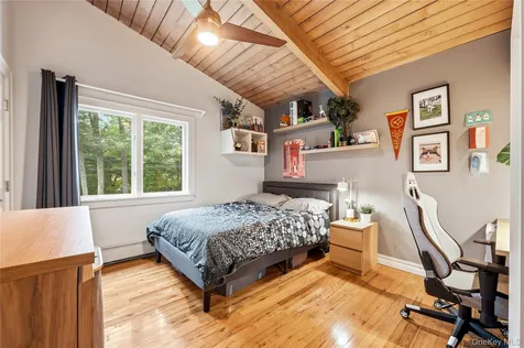 16 Sagamore Road East Norwich NY 11732