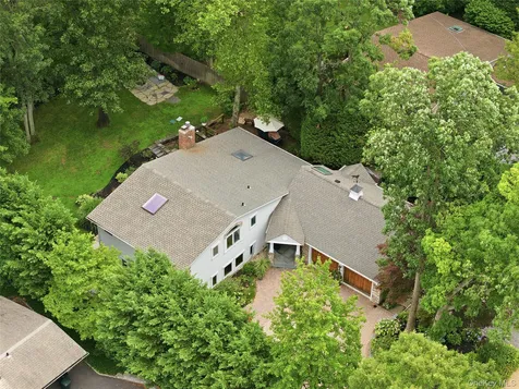 16 Sagamore Road East Norwich NY 11732