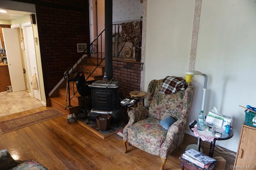 820 N Indiana Avenue Lindenhurst NY 11757