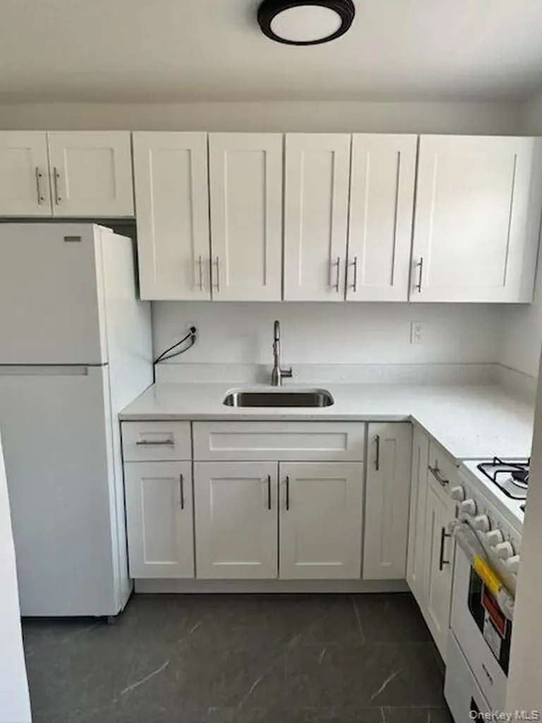 33 Van Wart Avenue White Plains NY 10606