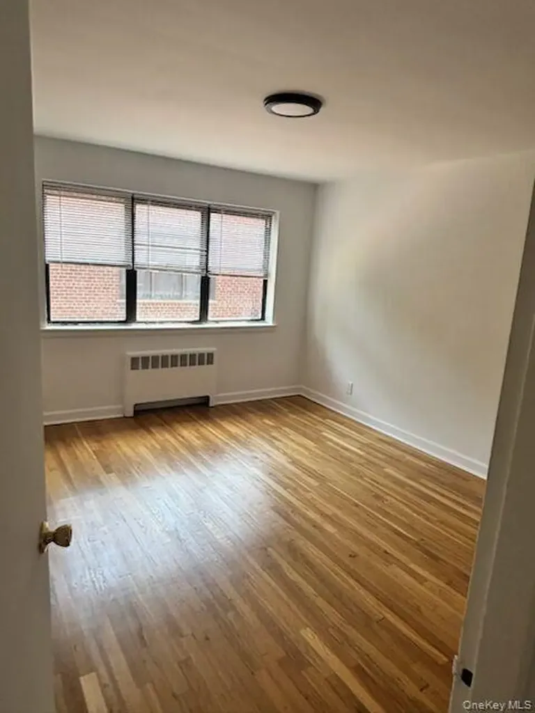 33 Van Wart Avenue White Plains NY 10606