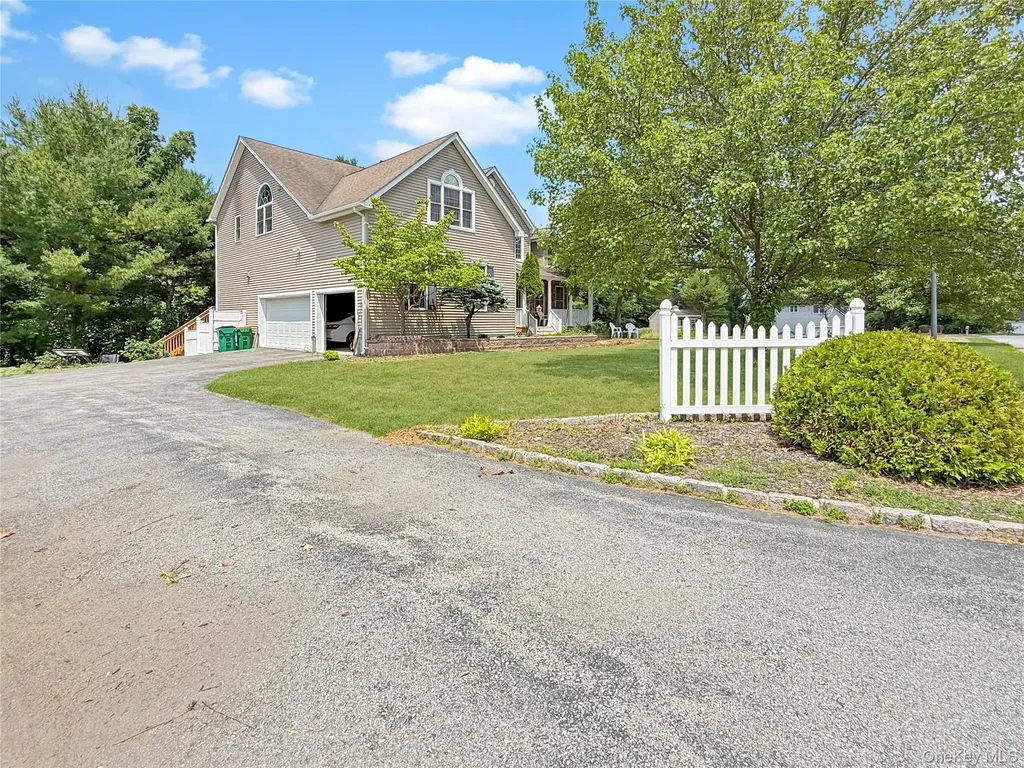 43 Regency Drive Poughkeepsie NY 12603