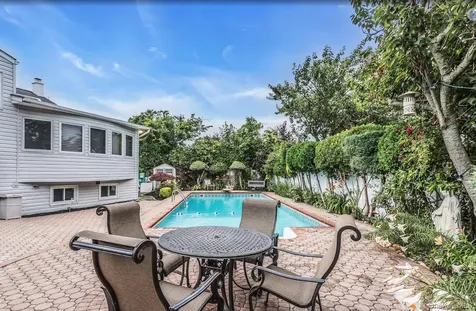 3901 Jane Court Seaford NY 11783