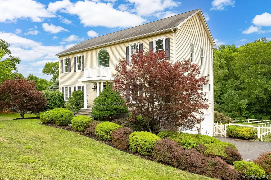 7 Fox Run Wappingers Falls NY 12590