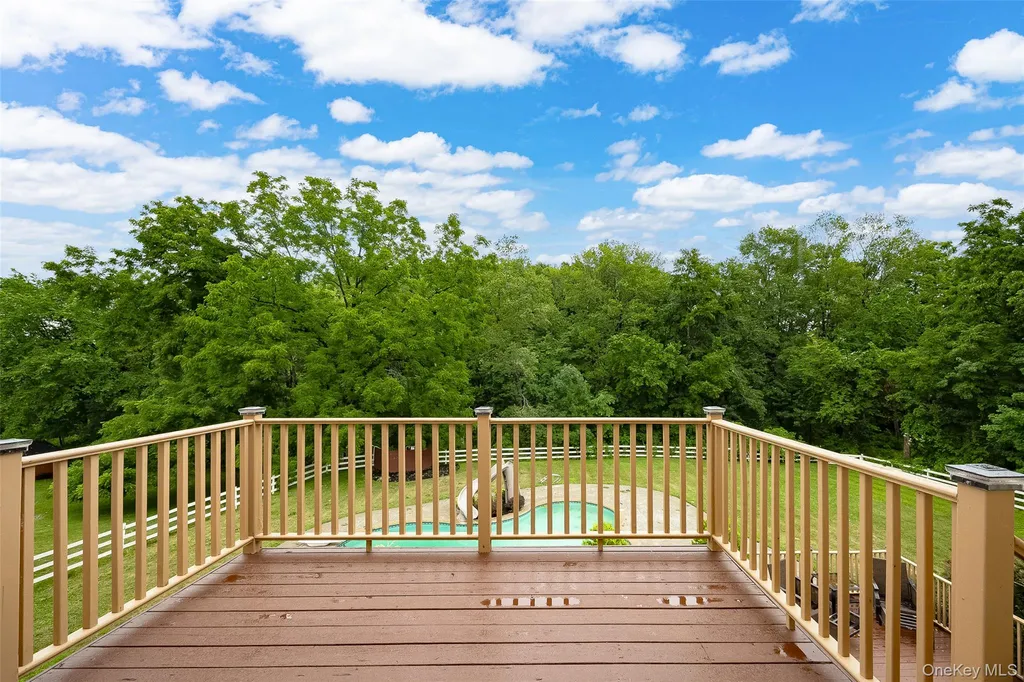 7 Fox Run Wappingers Falls NY 12590