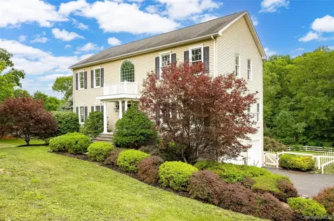 7 Fox Run Wappingers Falls NY 12590