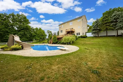 7 Fox Run Wappingers Falls NY 12590