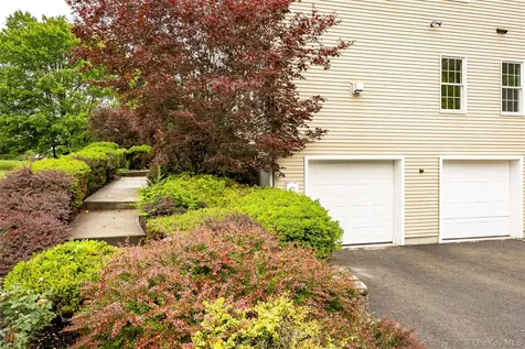 7 Fox Run Wappingers Falls NY 12590