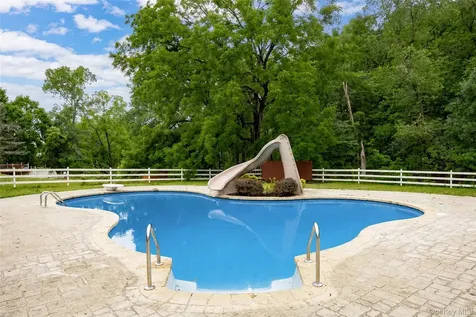 7 Fox Run Wappingers Falls NY 12590