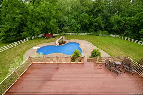 7 Fox Run Wappingers Falls NY 12590