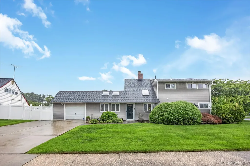2 Glow Lane Hicksville NY 11801
