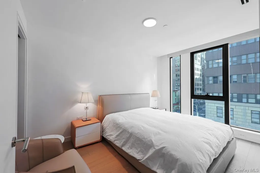 300 W 30th Street New York (manhattan) NY 10001