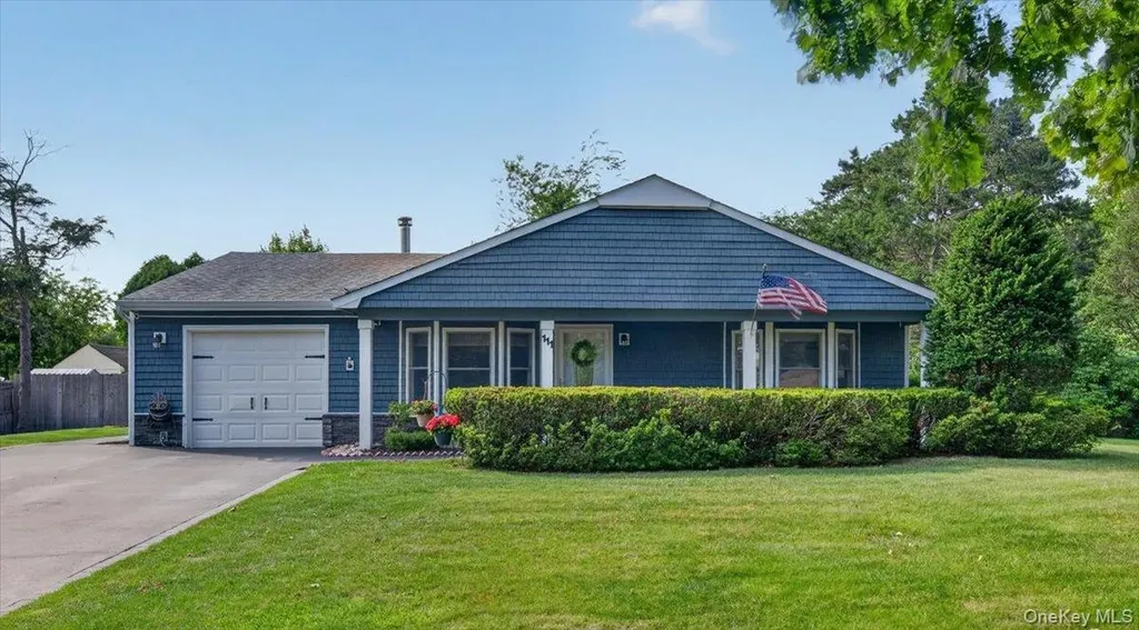 111 Sequoia Drive Coram NY 11727