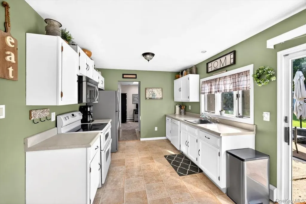 111 Sequoia Drive Coram NY 11727