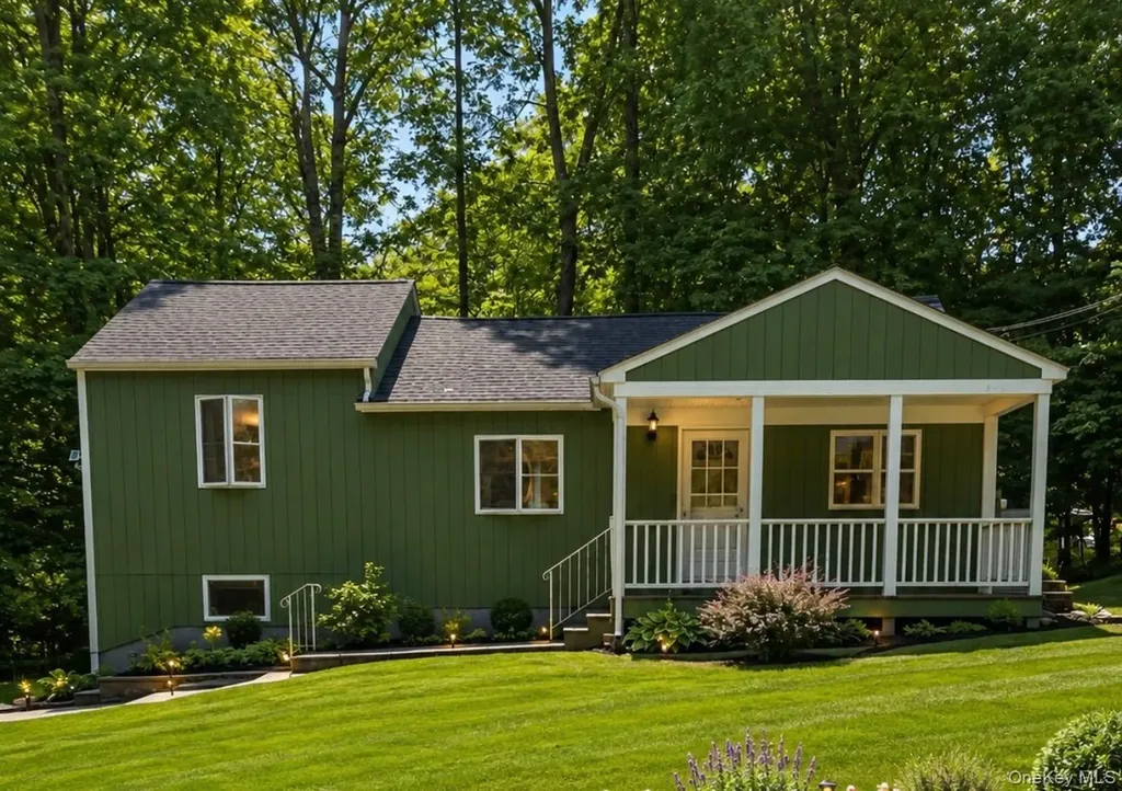 55 Glenacom Road Mahopac NY 10541