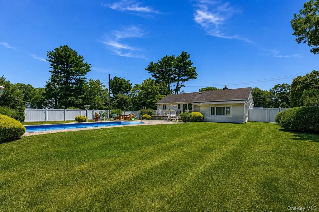 72 Dix Highway Dix Hills NY 11746