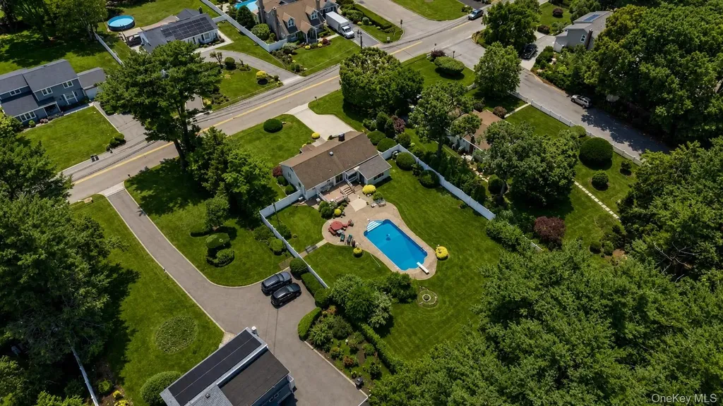 72 Dix Highway Dix Hills NY 11746