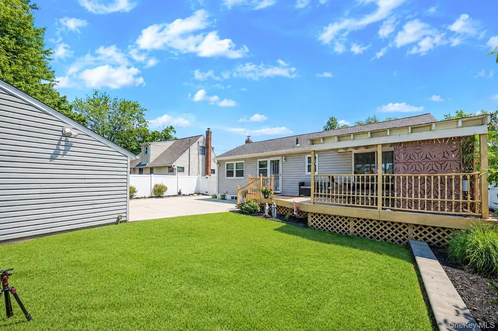 200 Whelan Place Seaford NY 11783