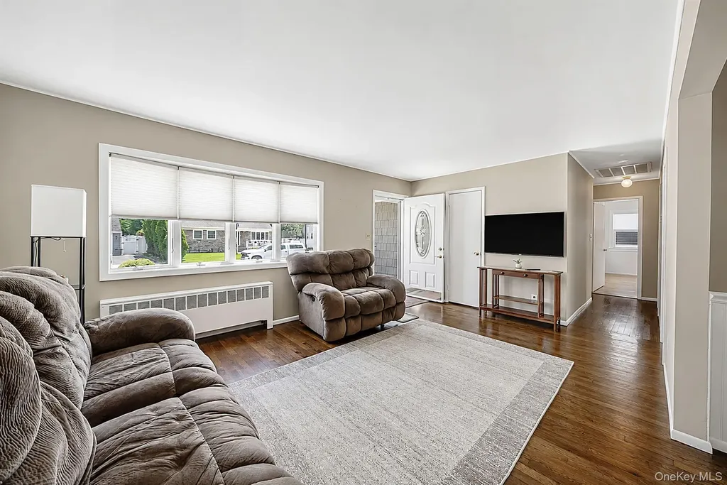 200 Whelan Place Seaford NY 11783