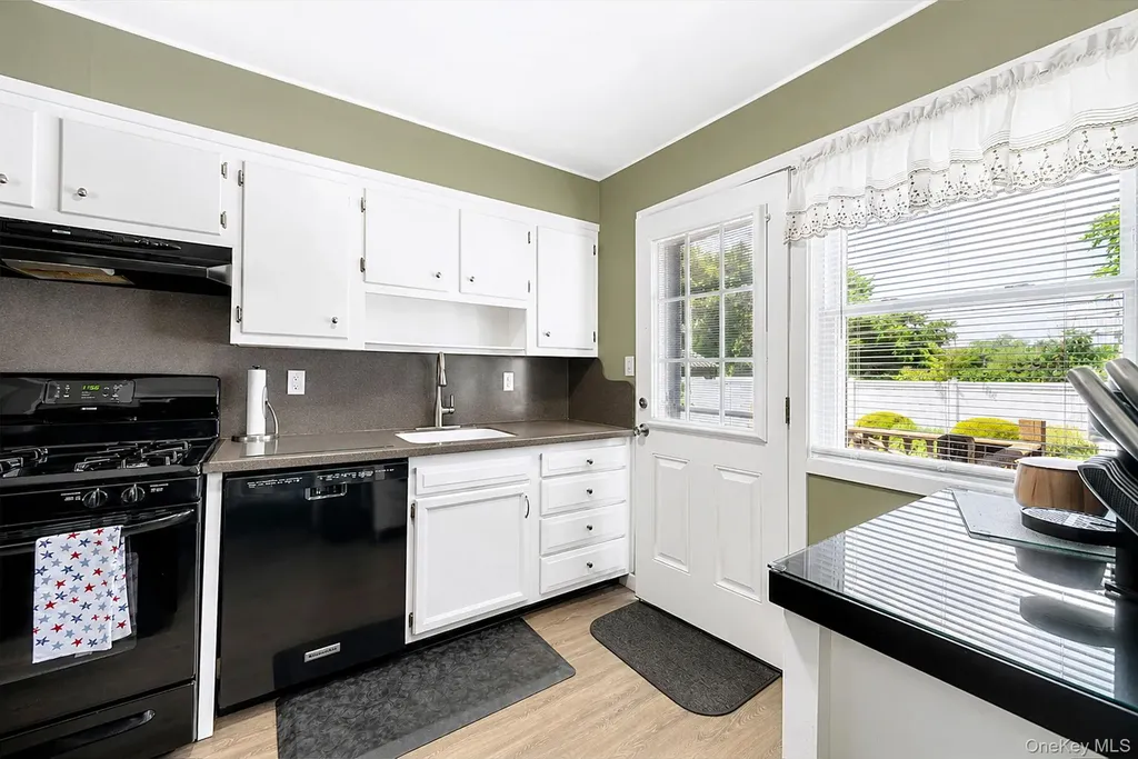 200 Whelan Place Seaford NY 11783