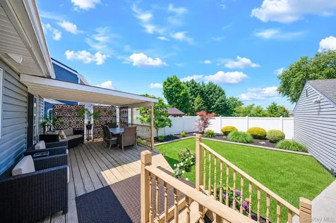 200 Whelan Place Seaford NY 11783