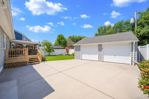 200 Whelan Place Seaford NY 11783