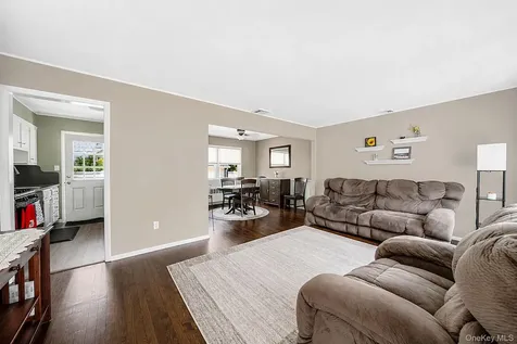 200 Whelan Place Seaford NY 11783