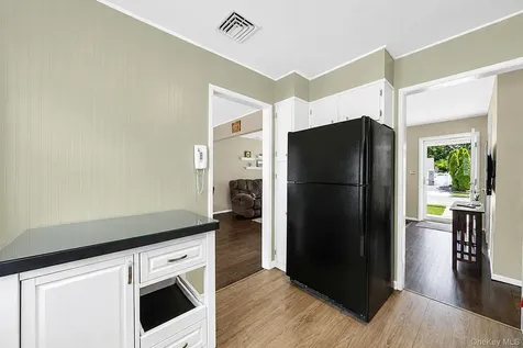 200 Whelan Place Seaford NY 11783