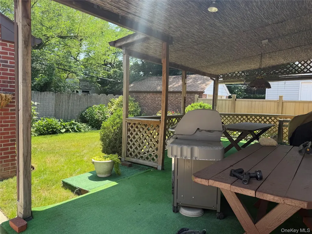 20938 Whitehall Terrace Queens Village NY 11427