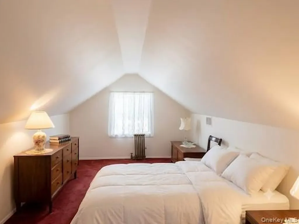 20938 Whitehall Terrace Queens Village NY 11427