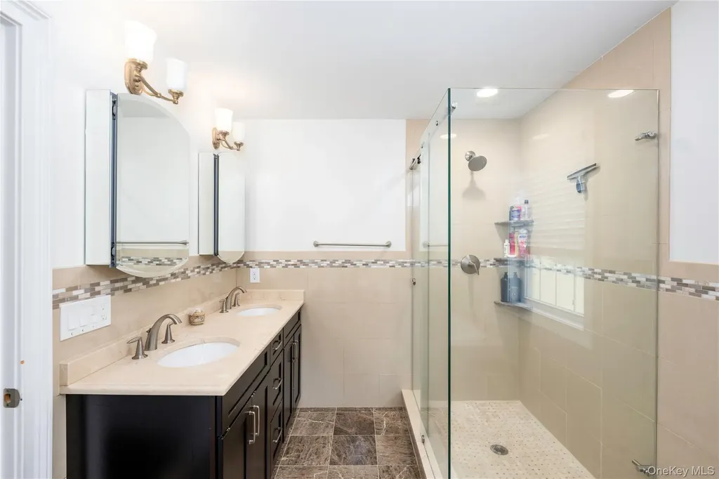 16 Noble Court Mahopac NY 10541