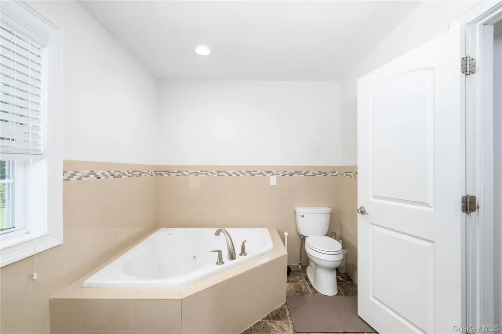 16 Noble Court Mahopac NY 10541