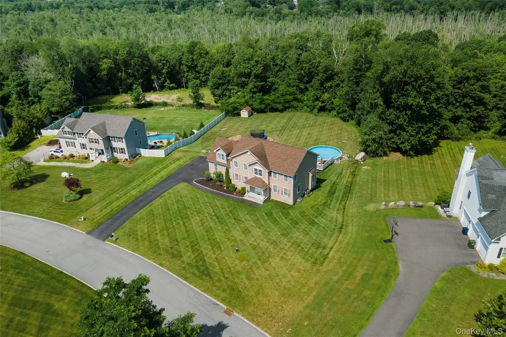 16 Noble Court Mahopac NY 10541