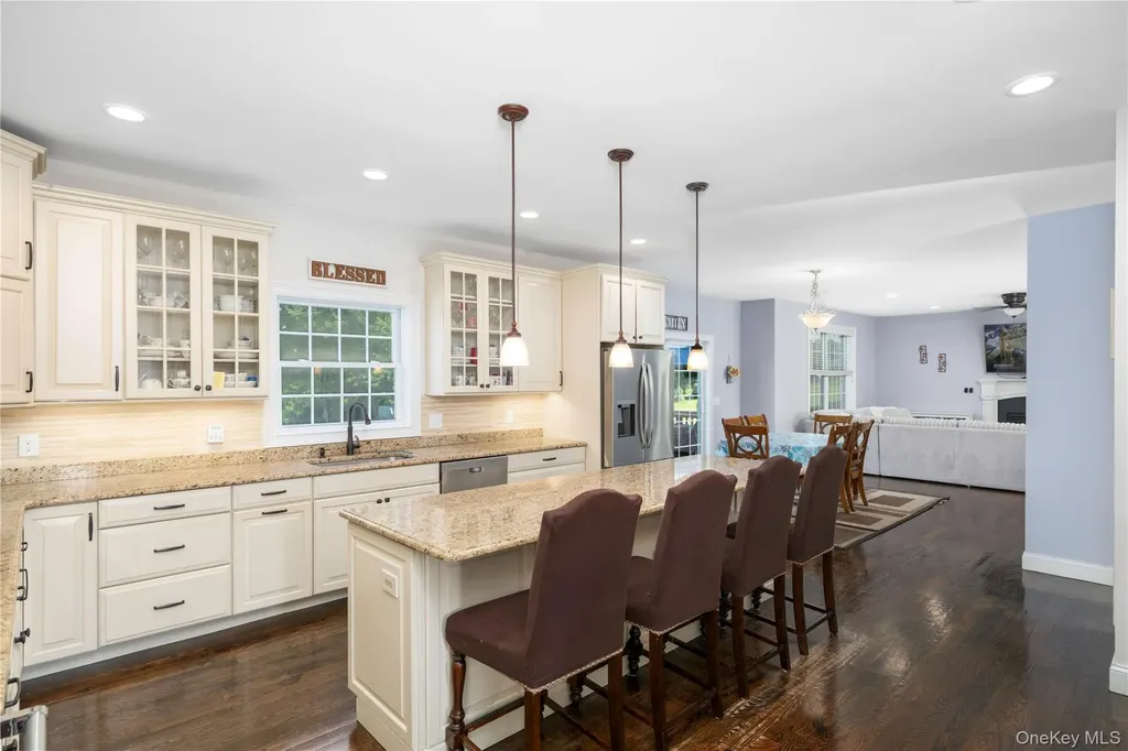 16 Noble Court Mahopac NY 10541