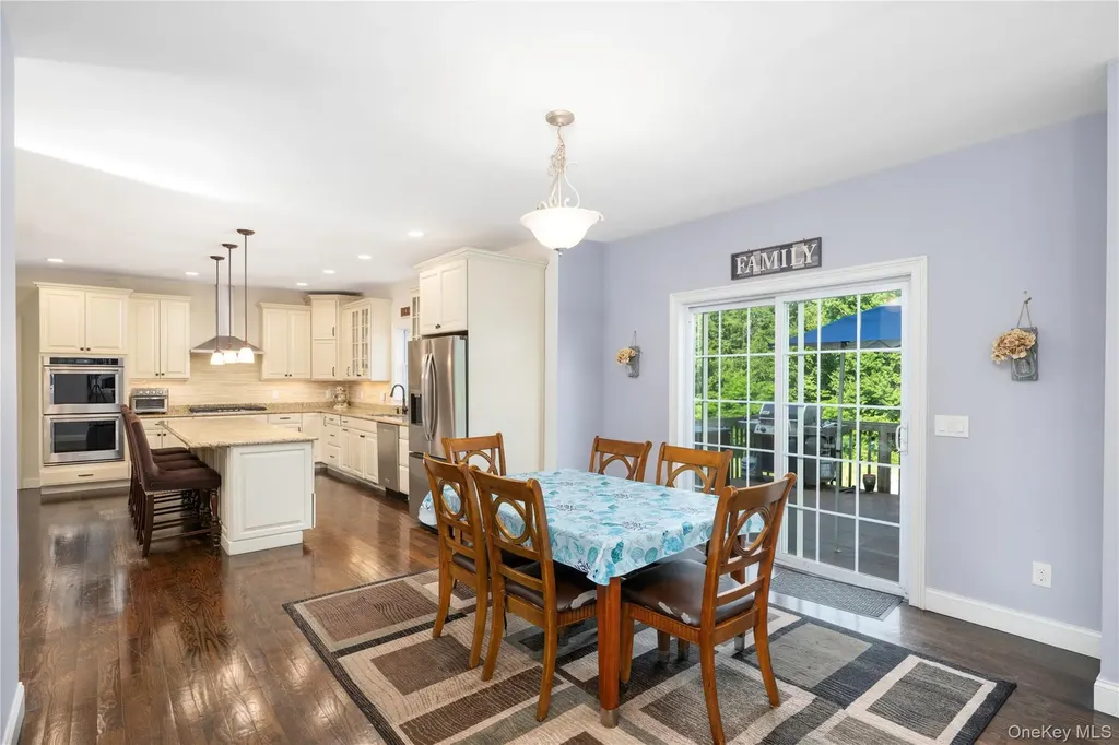 16 Noble Court Mahopac NY 10541