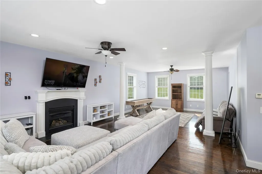 16 Noble Court Mahopac NY 10541