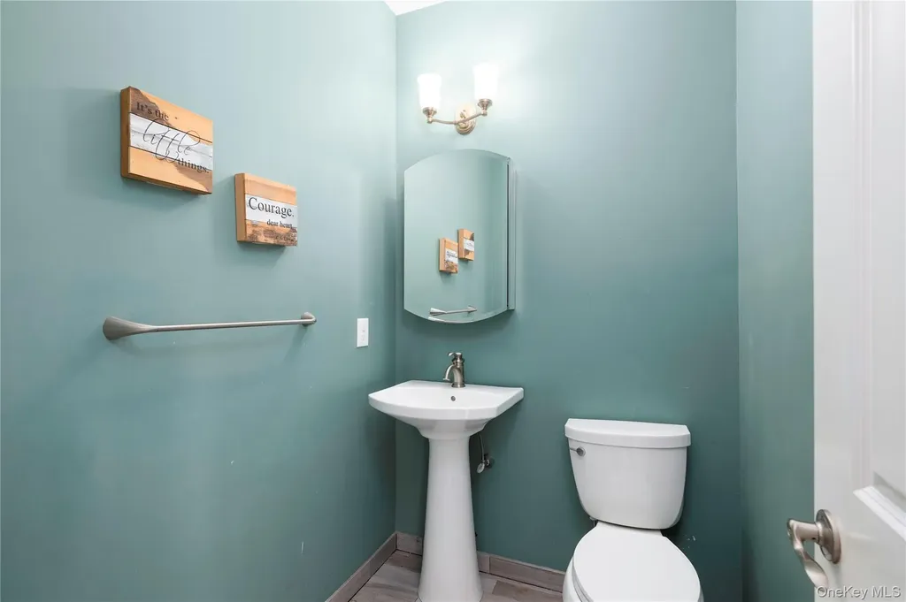 16 Noble Court Mahopac NY 10541