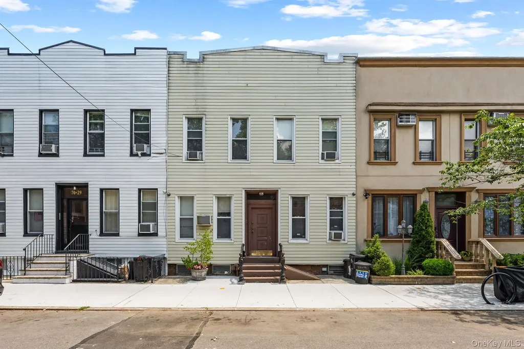 7031 67th Place Glendale NY 11385