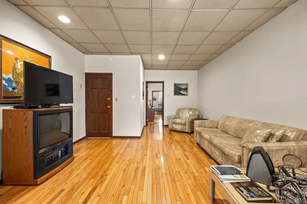 7031 67th Place Glendale NY 11385