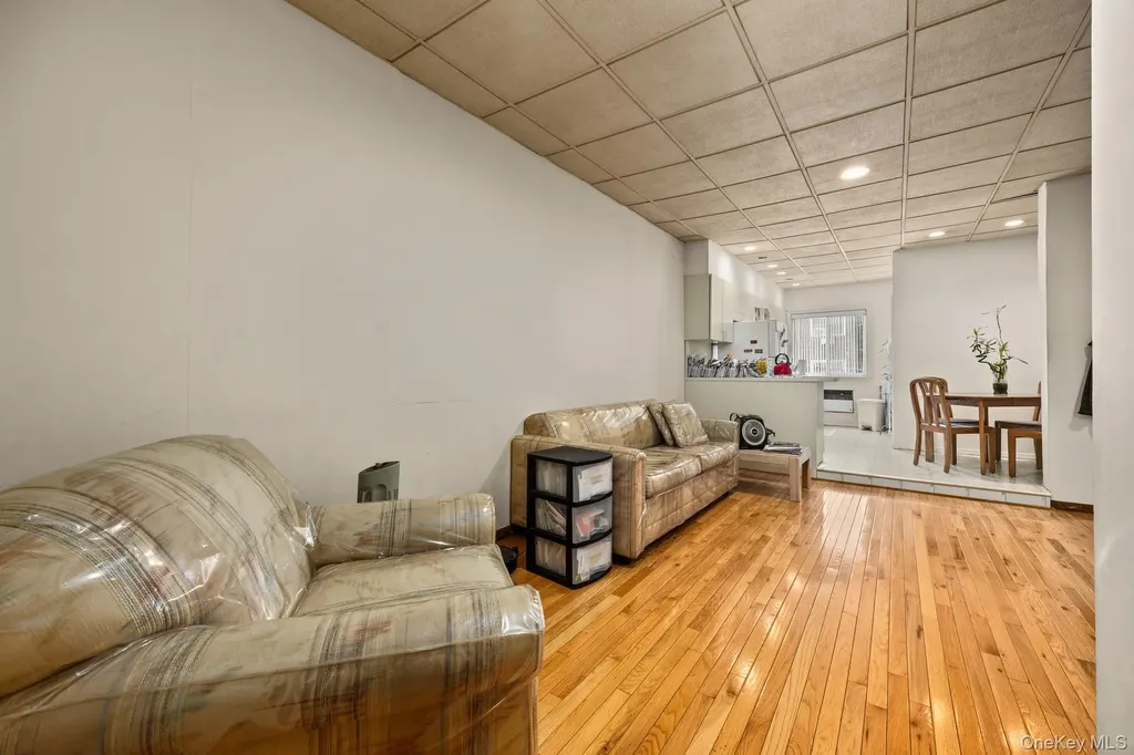 7031 67th Place Glendale NY 11385