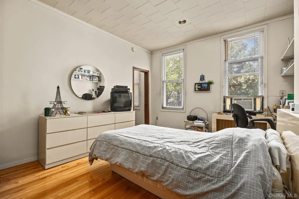 7031 67th Place Glendale NY 11385